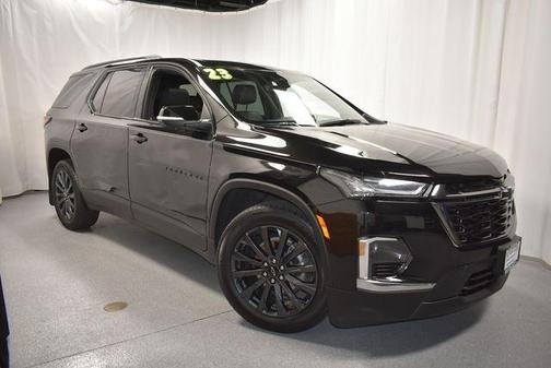 Mosaic Black Metallic 2023 Chevrolet Traverse RS