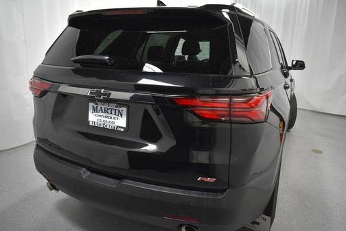 Mosaic Black Metallic 2023 Chevrolet Traverse RS