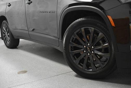 Mosaic Black Metallic 2023 Chevrolet Traverse RS
