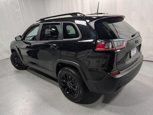 Diamond Black 2023 Jeep Cherokee Altitude Lux