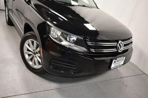 Deep Black Pearl Effect 2017 Volkswagen Tiguan 2.0T Wolfsburg Edition