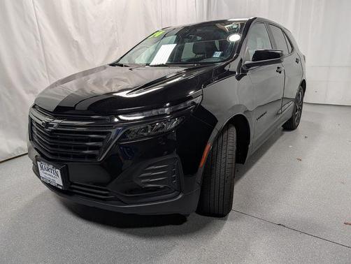 Mosaic Black Metallic 2024 Chevrolet Equinox LS