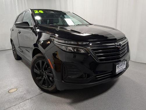 Mosaic Black Metallic 2024 Chevrolet Equinox LS