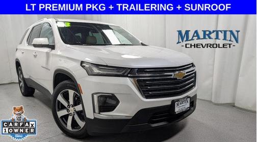 Iridescent Pearl Tricoat 2023 Chevrolet Traverse LT Leather