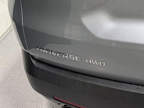 Sterling Gray Metallic 2023 Chevrolet Traverse LT Leather