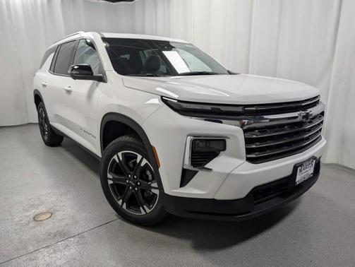 Summit White 2027 Chevrolet Traverse LT