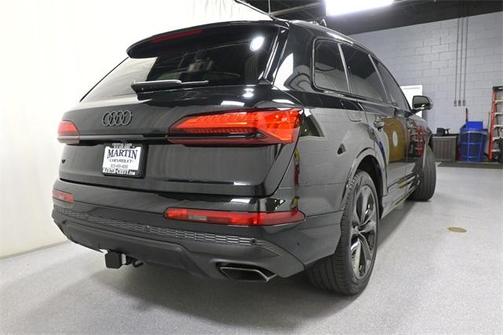 2025 Audi Q7 55 Premium Plus