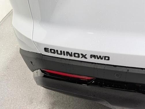 Polar White 2026 Chevrolet Equinox RS
