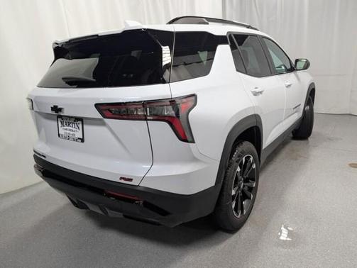 Polar White 2026 Chevrolet Equinox RS