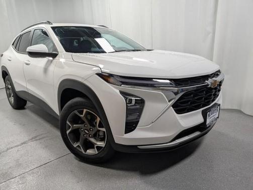 Summit White 2026 Chevrolet Trax LT