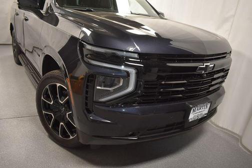 Dark Ash Metallic 2025 Chevrolet Suburban RST
