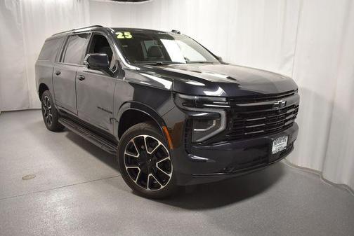 Dark Ash Metallic 2025 Chevrolet Suburban RST