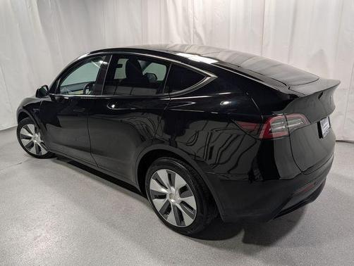Black 2022 Tesla Model Y Long Range