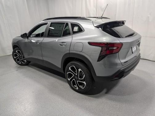 Sterling Gray Metallic 2026 Chevrolet Trax 2RS