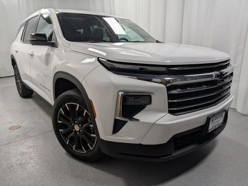 Summit White 2026 Chevrolet Traverse LT