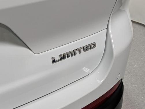 Bright White Clearcoat 2023 Jeep Grand Cherokee L Limited