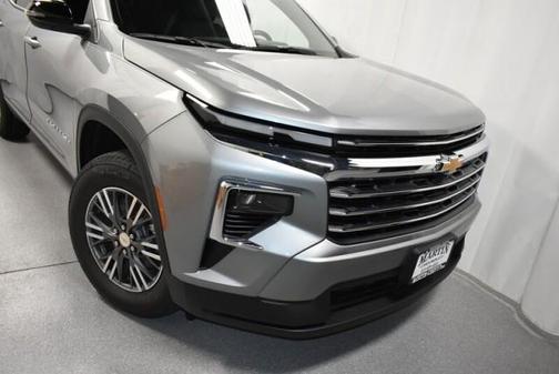 Sterling Gray Metallic 2026 Chevrolet Traverse LT