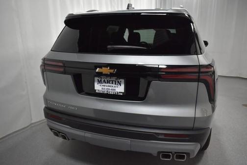 Sterling Gray Metallic 2026 Chevrolet Traverse LT