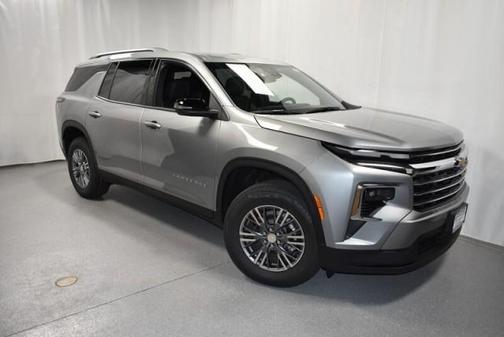 Sterling Gray Metallic 2026 Chevrolet Traverse LT