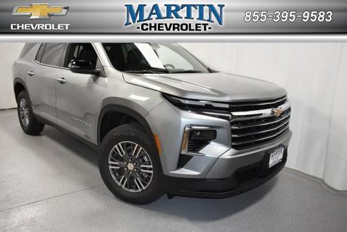 Sterling Gray Metallic 2026 Chevrolet Traverse LT