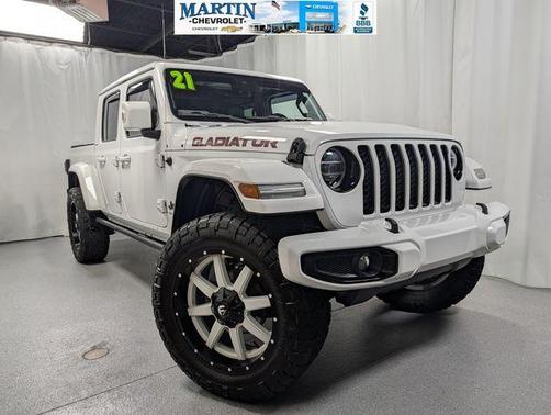 Bright White Clearcoat 2021 Jeep Gladiator Overland