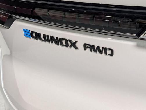 Iridescent Pearl Tricoat 2024 Chevrolet Equinox EV RS