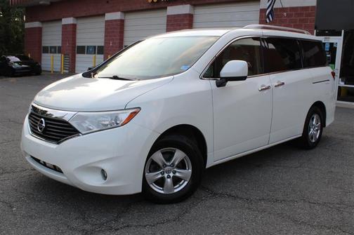 White 2016 Nissan Quest SV