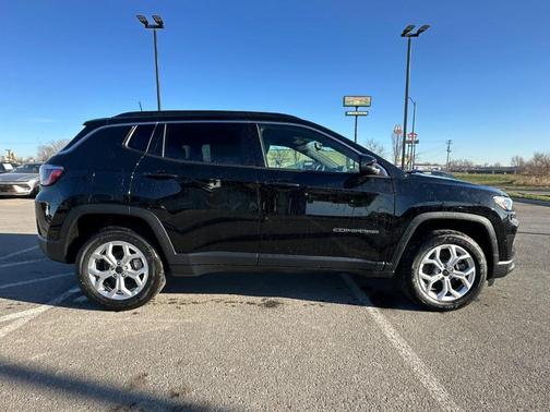 2025 Jeep Compass Latitude