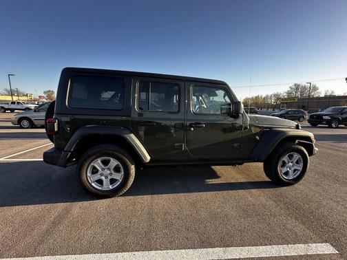 2022 Jeep Wrangler Unlimited Sport