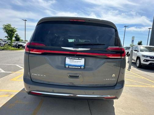 2023 Chrysler Pacifica Limited