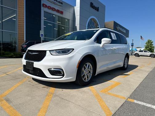 2022 Chrysler Pacifica Touring-L