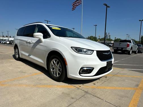 2022 Chrysler Pacifica Touring-L