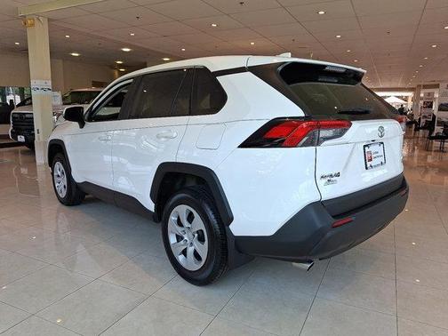 Ice Cap 2025 Toyota RAV4 LE