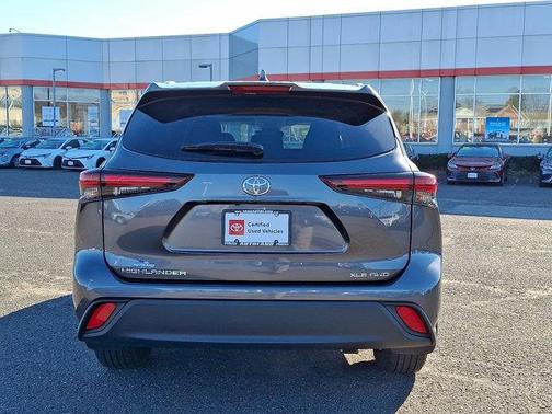 2025 Toyota Highlander XLE