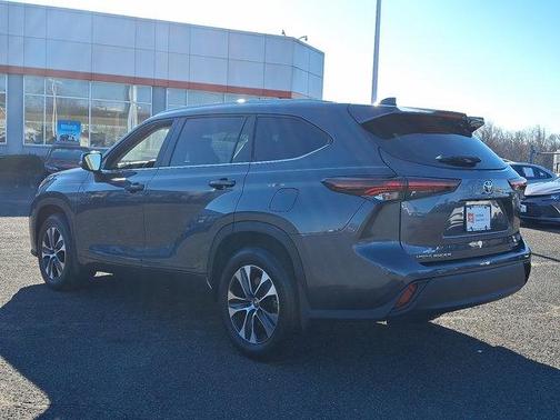 2025 Toyota Highlander XLE