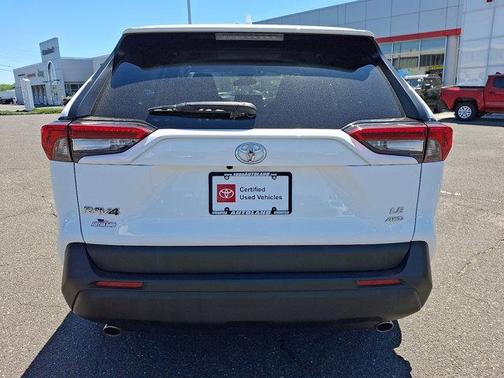 2023 Toyota RAV4 LE