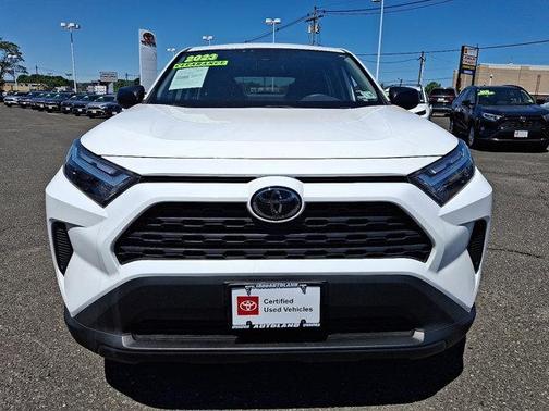 2023 Toyota RAV4 LE