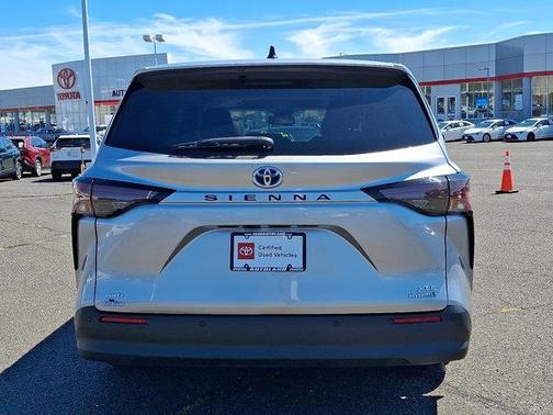 2024 Toyota Sienna XLE 7 Passenger