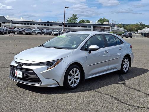'CLASSIC SILV MET' 2025 Toyota Corolla LE