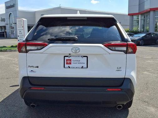 2022 Toyota RAV4 LE