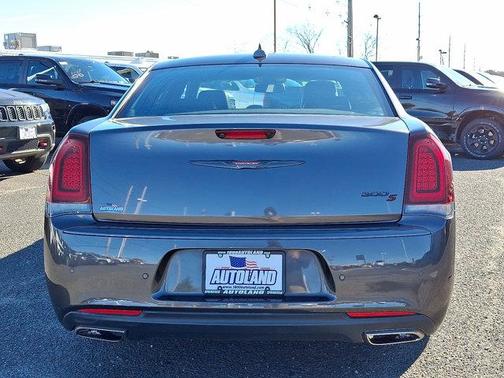2022 Chrysler 300 S