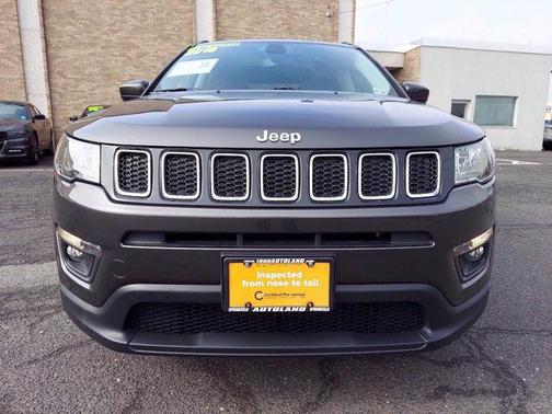Photo 2 of 31 of 2018 Jeep Compass Latitude