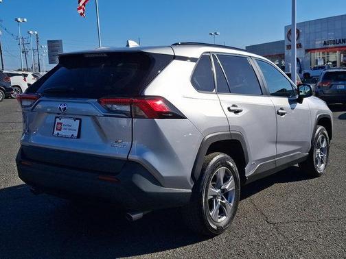 2022 Toyota RAV4 Hybrid LE