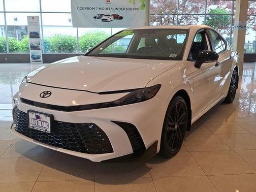 Ice Cap - 040 2026 Toyota Camry SE