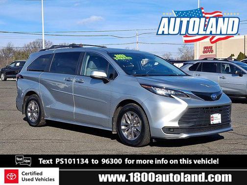 2023 Toyota Sienna LE