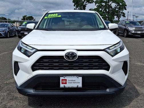 2023 Toyota RAV4 LE