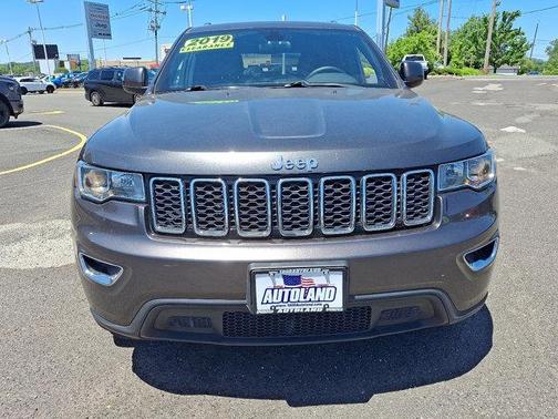 2019 Jeep Grand Cherokee Laredo