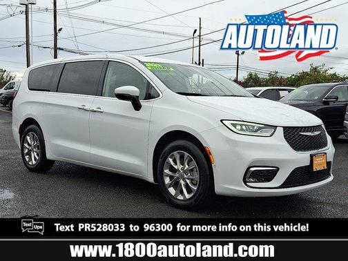 2023 Chrysler Pacifica Touring L