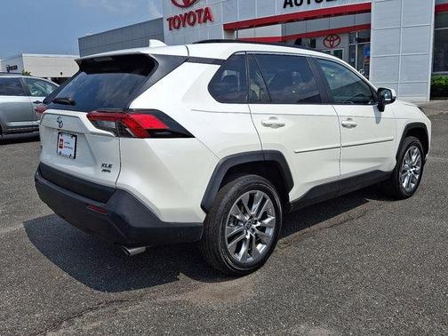 2022 Toyota RAV4 XLE Premium