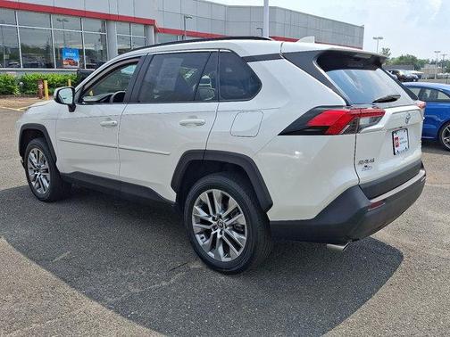 2022 Toyota RAV4 XLE Premium